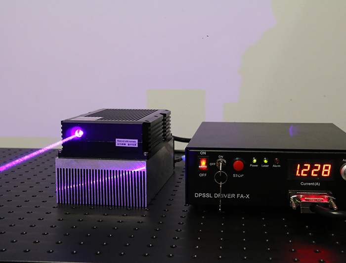 405nm 8000mW Blue-Violet high power Semiconductor laser with adjustable Power supply